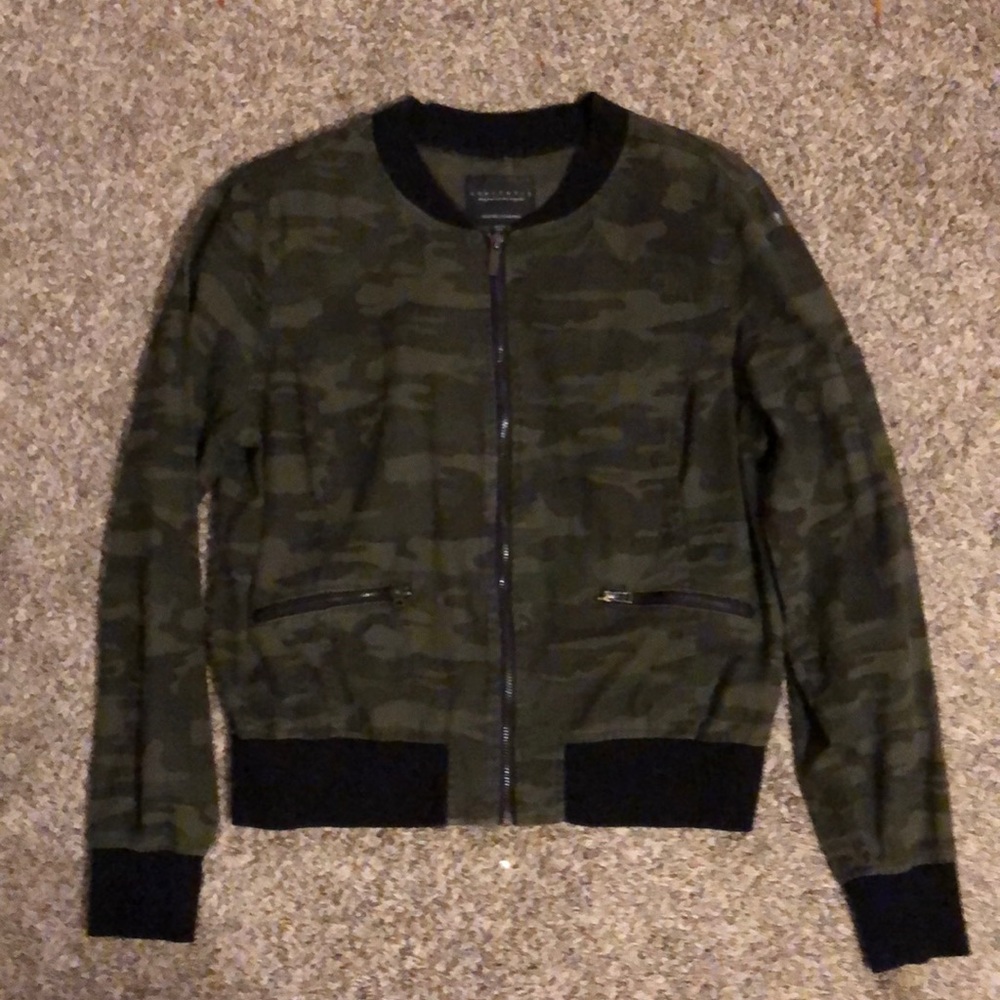 Camo zip up jacket